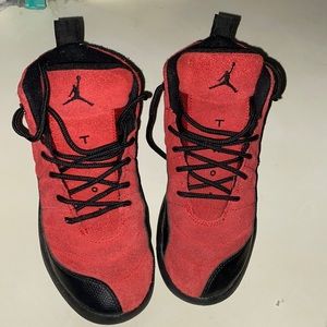 Jordan 12s size 2.5 gently used girls/boys grade school 2 1/2